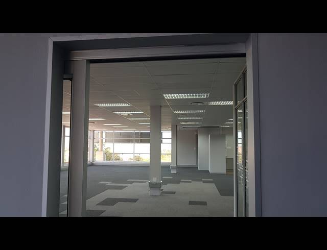 1,004M² OFFICE TO LET IN TYGER VALLEY